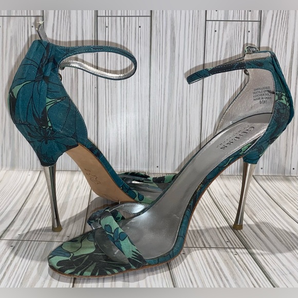 Guess By Marciano Tropical Jungle Leaf Floral Strap Stilettos Sandals Size 8.5 - Picture 6 of 12